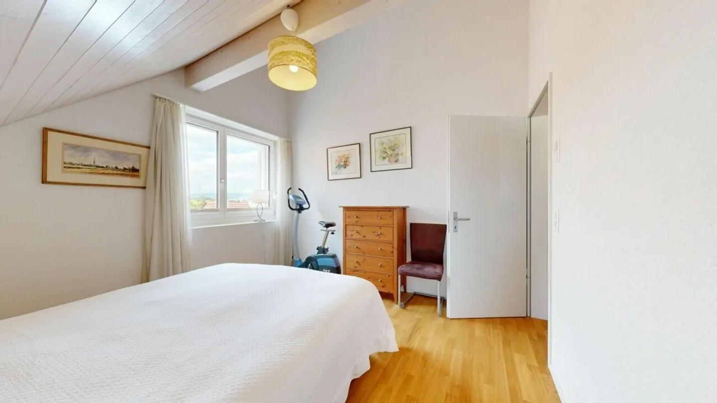 Appartamento moderno di 3,5 locali con torre di lavaggio privata e carport - Foto 9 di 17