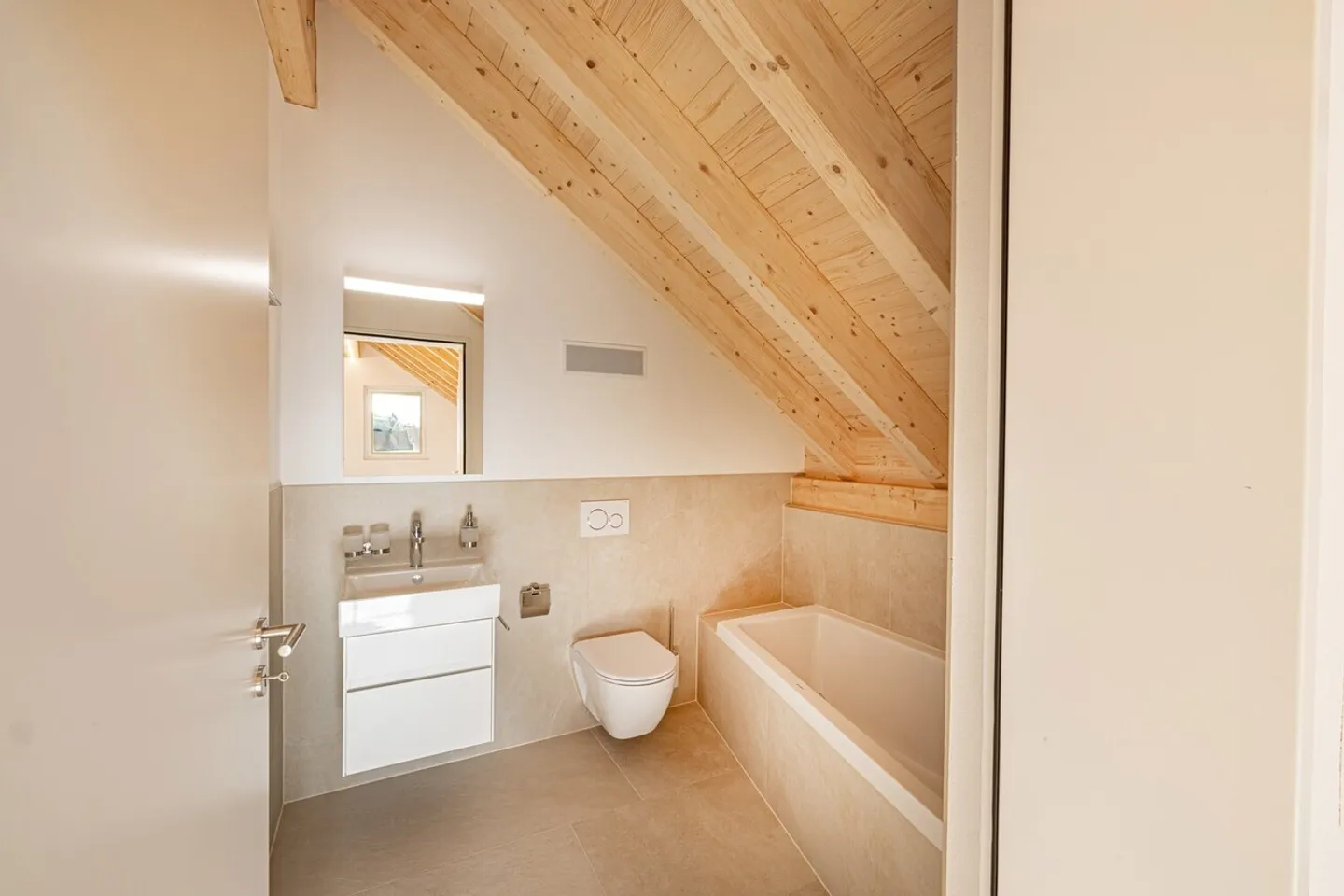 Modern Living with Graubünden Quality of Life Exclusive 5.5-Room Apartment in Domat/Ems - Photo 9 of 13