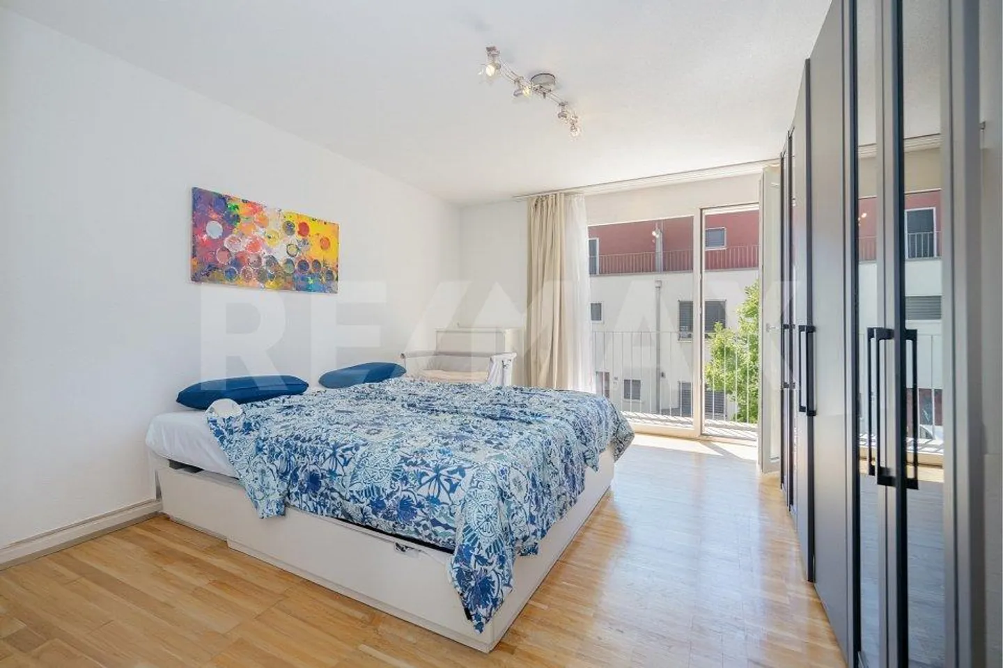 Modern Apartment in Schlieren - Photo 3 of 13