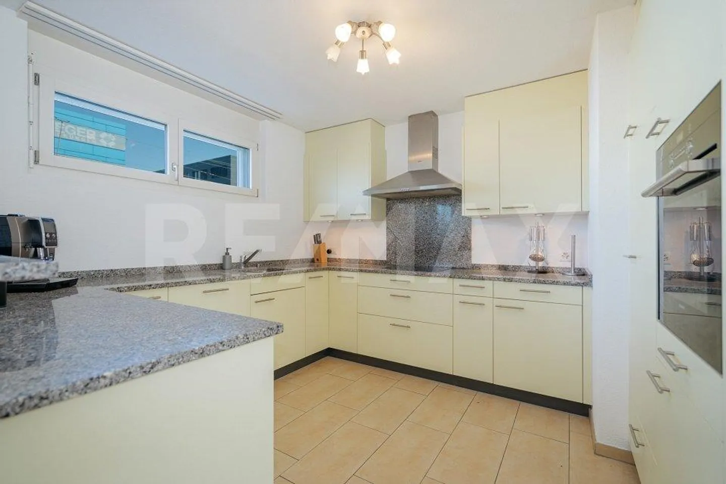 Modern Apartment in Schlieren - Photo 8 of 13