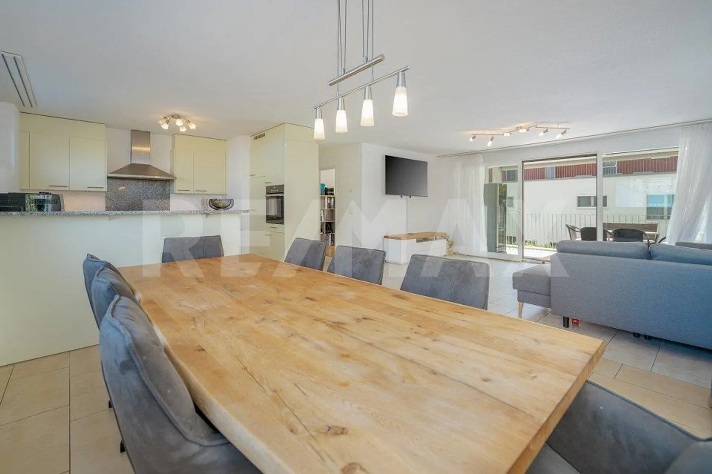 Modern Apartment in Schlieren - Photo 9 of 13