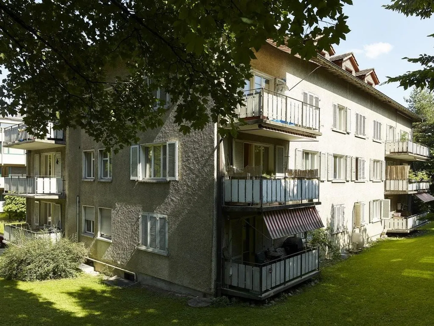 Single room for rent in a central location in St. Gallen - Photo 1 of 4