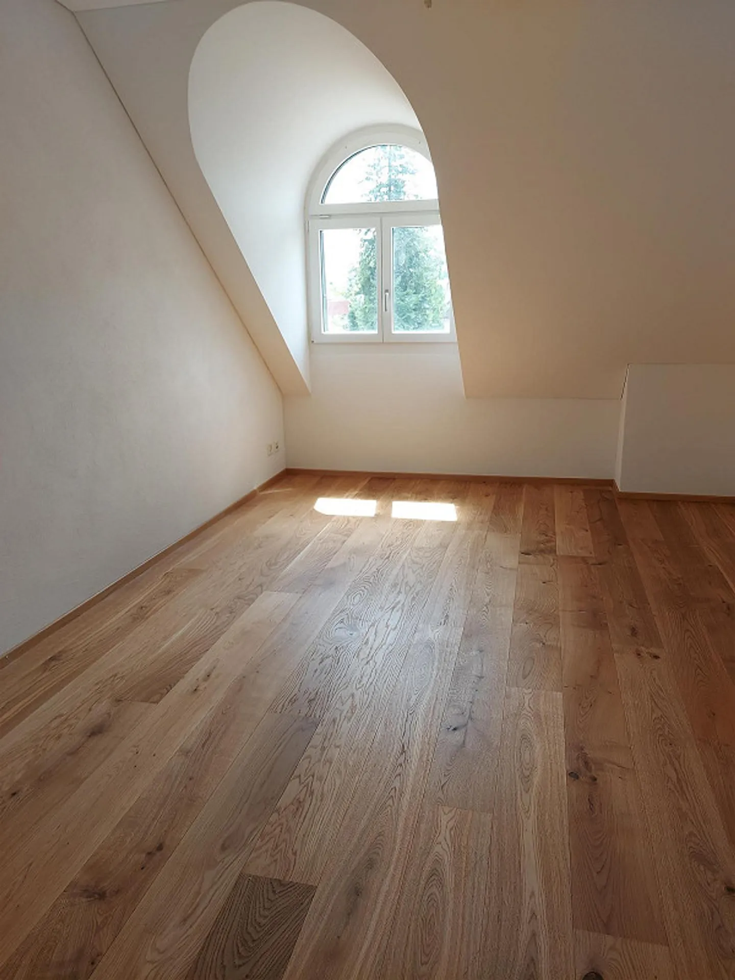 Appartement sous les combles moderne de 4,5 pièces - Photo 7 sur 18