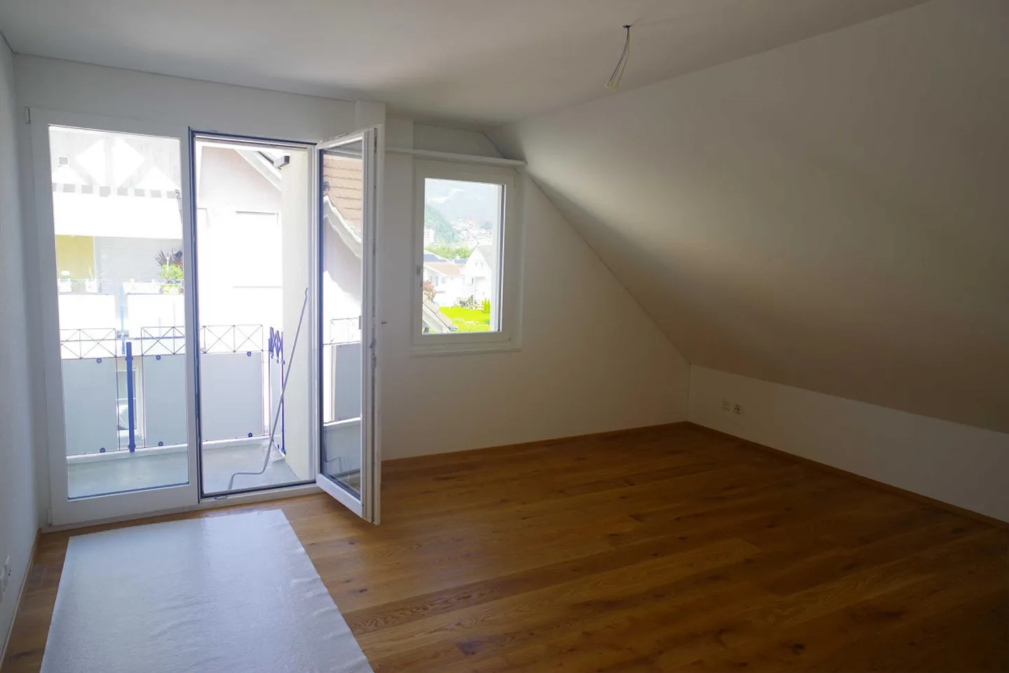 Appartement sous les combles moderne de 4,5 pièces - Photo 8 sur 18