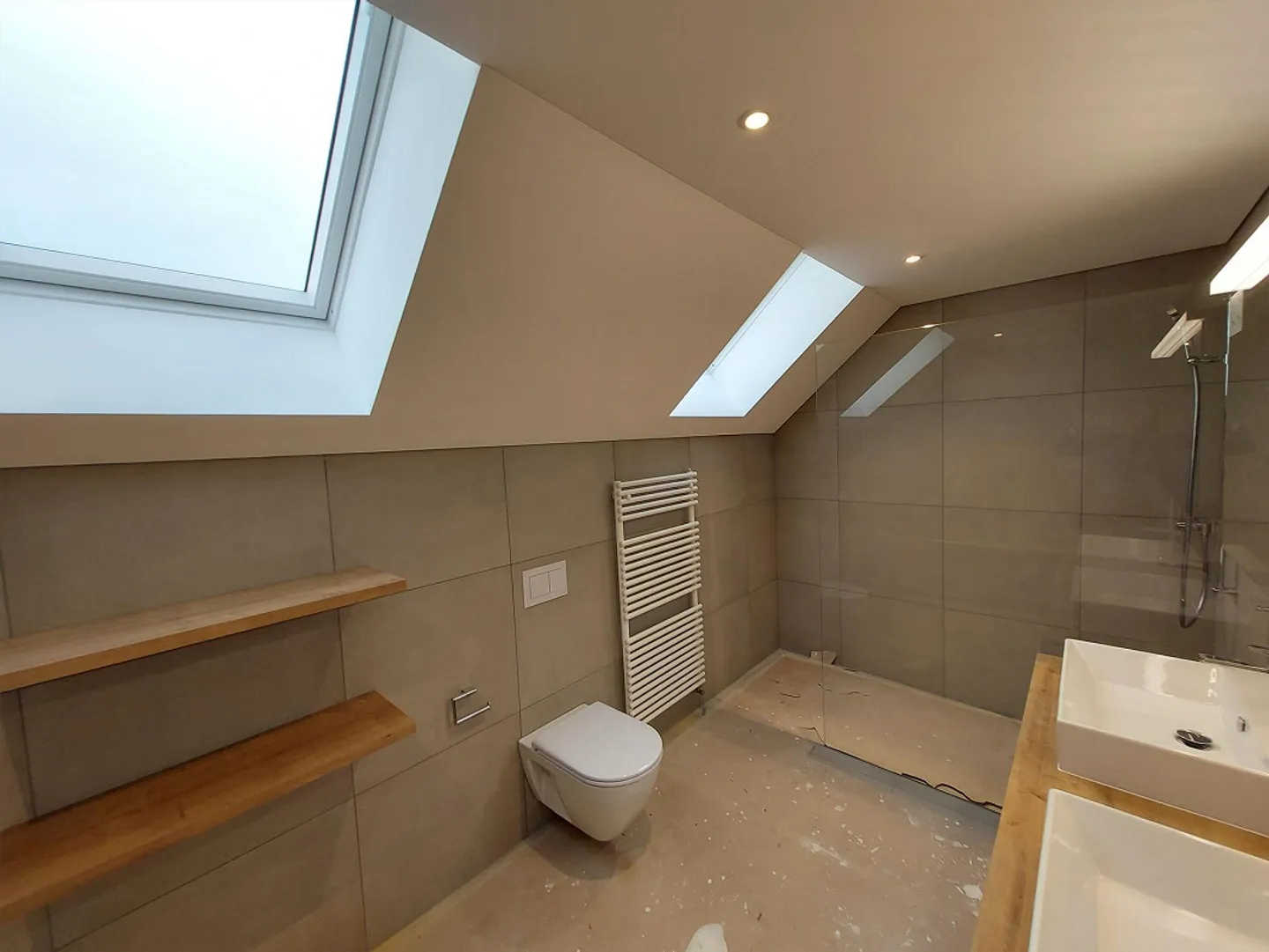 Appartement sous les combles moderne de 4,5 pièces - Photo 11 sur 18