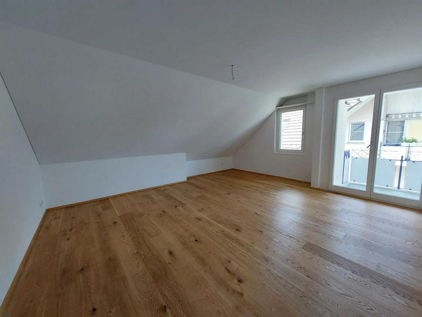 Appartement sous les combles moderne de 4,5 pièces - Photo 9 sur 18