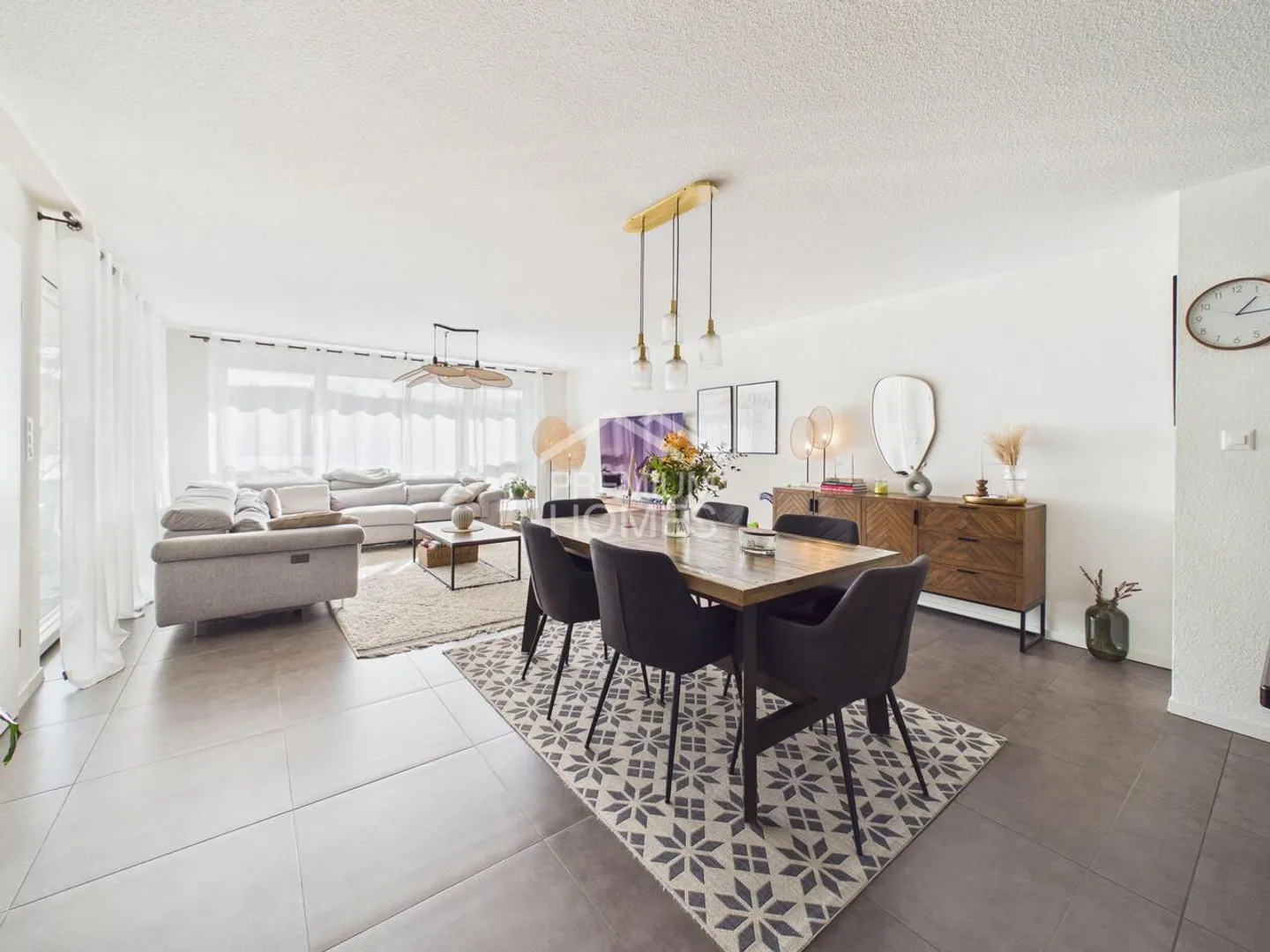 Modern Duplex Close to the Lake - Photo 2 of 13