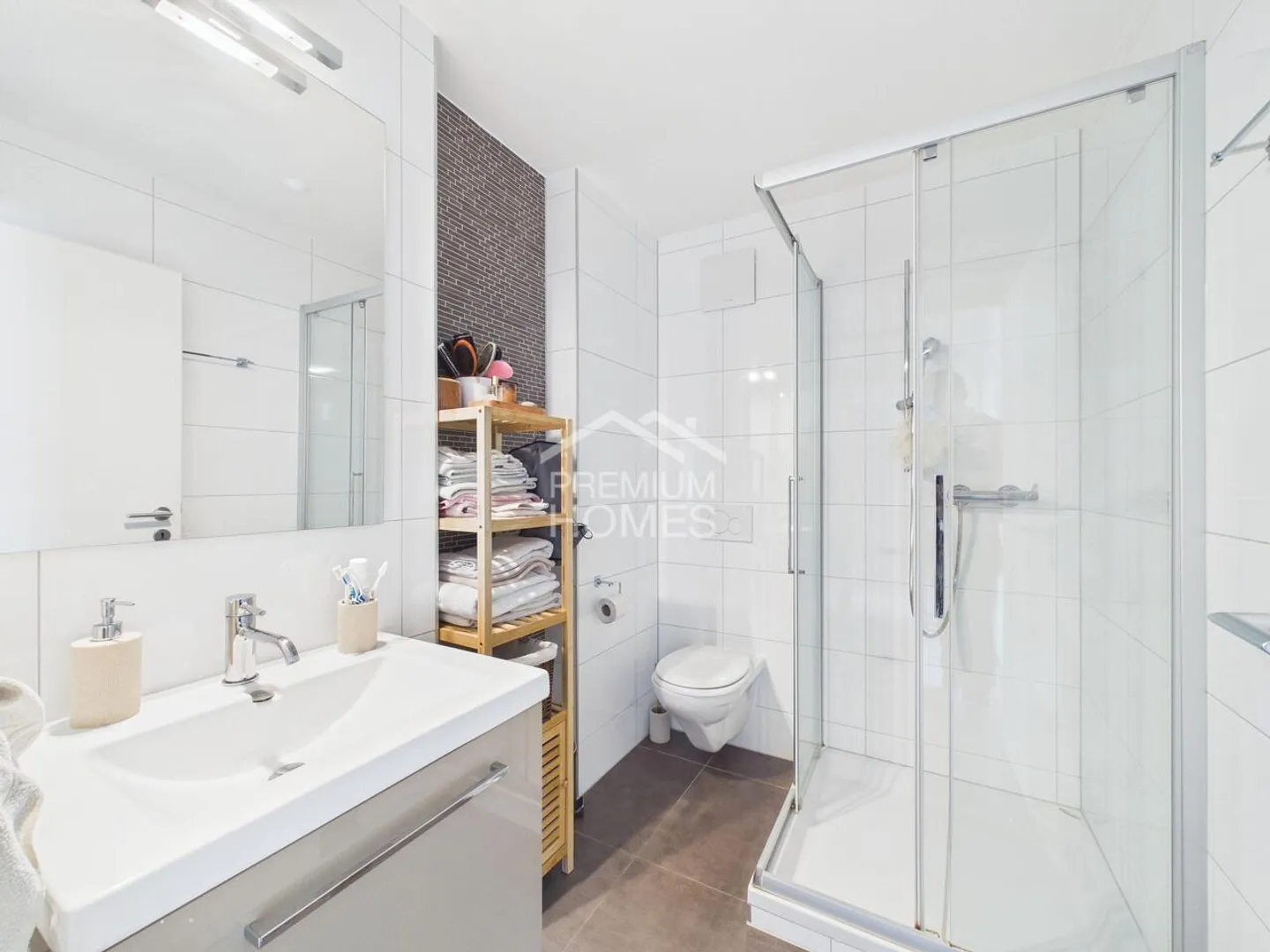 Modern Duplex Close to the Lake - Photo 11 of 13