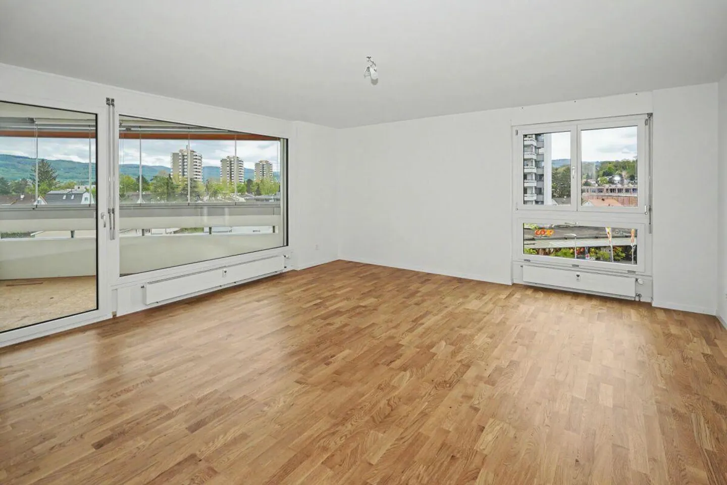Modernisierte Wohnung in Reinach - Foto 1 von 10