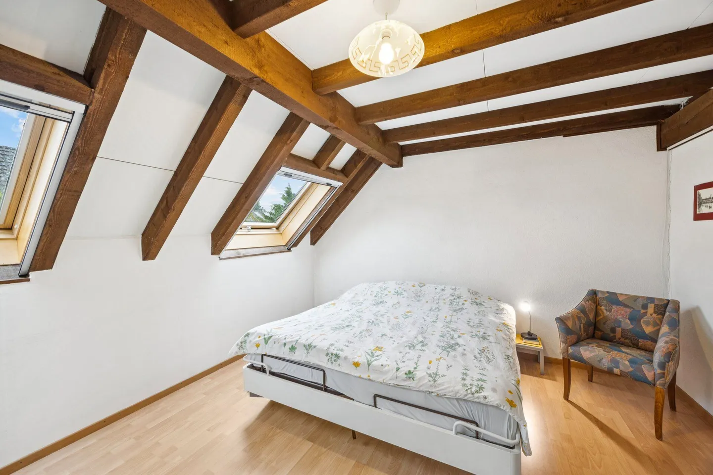 Incantevole casa a schiera angolare in posizione tranquilla a Worben, con vista sul verde - Foto 10 di 22