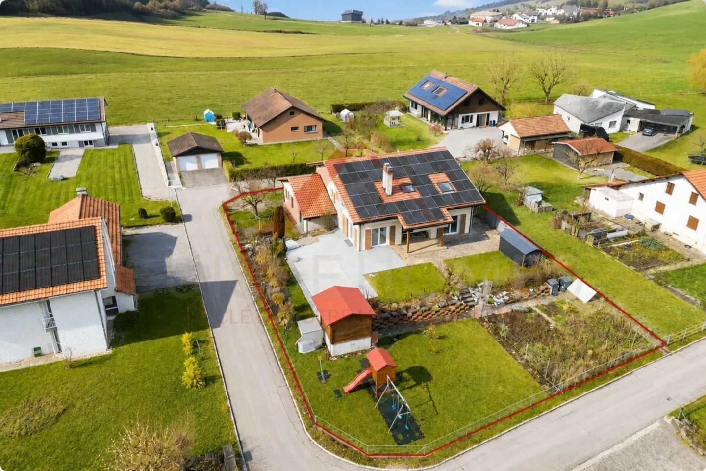 Extraordinary family house with pool, sauna and large garden in La Brillaz - Photo 3 of 27