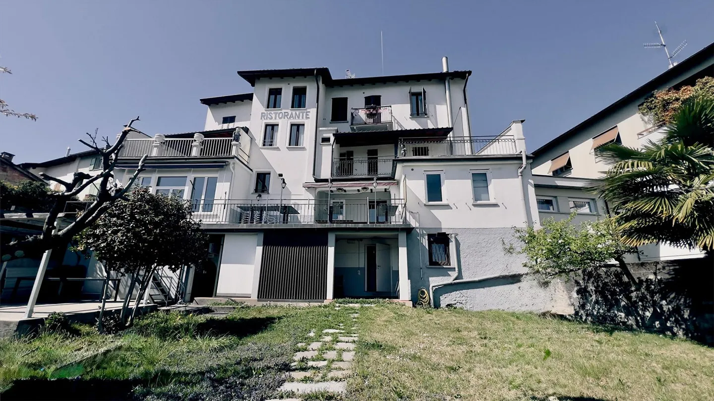 GROSSE PENSION MIT 13.5 ZIMMERN UND RESTAURANT IN NOVAGGIO - Foto 1 von 10
