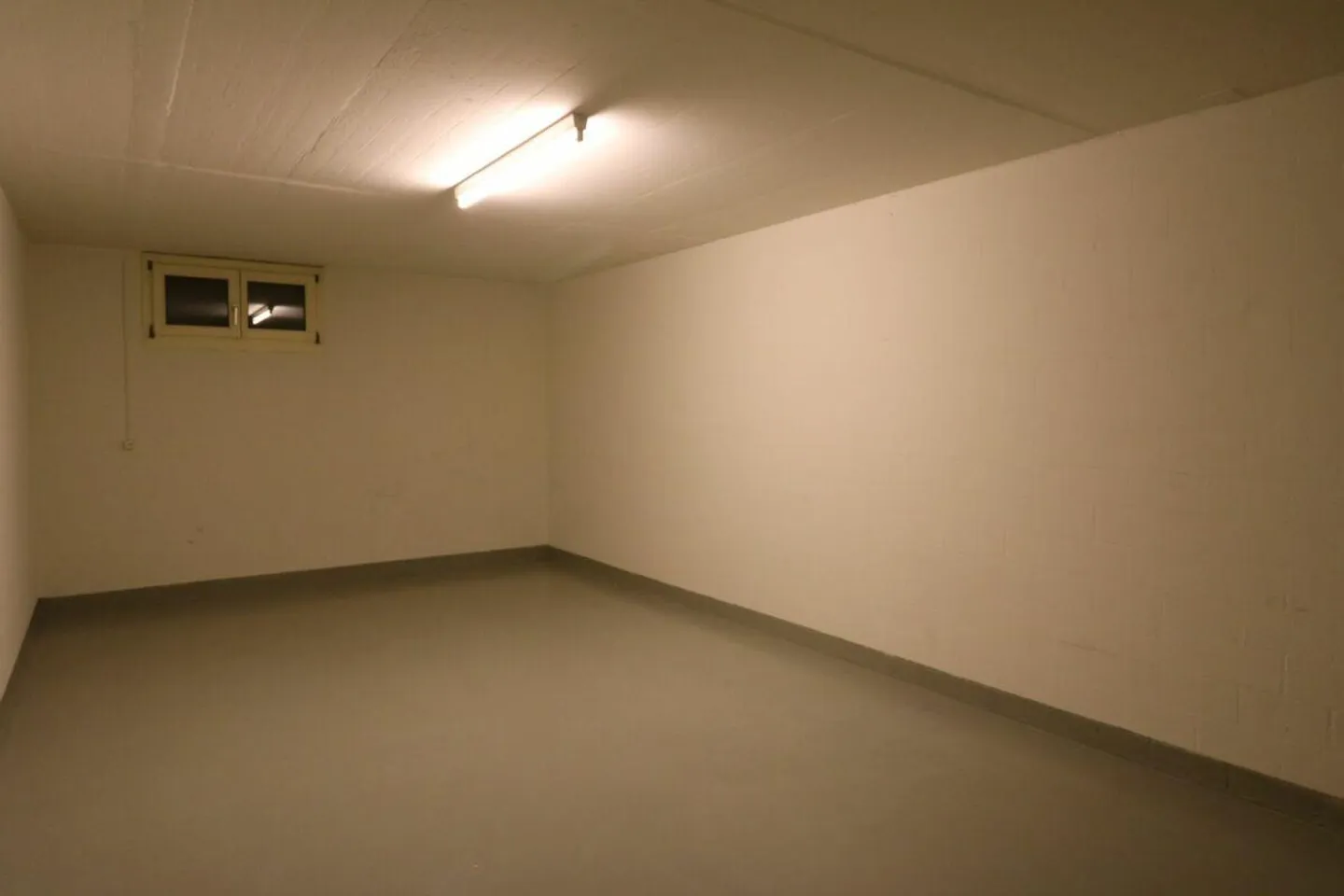 Espace de stockage spacieux à louer - Photo 1 sur 3