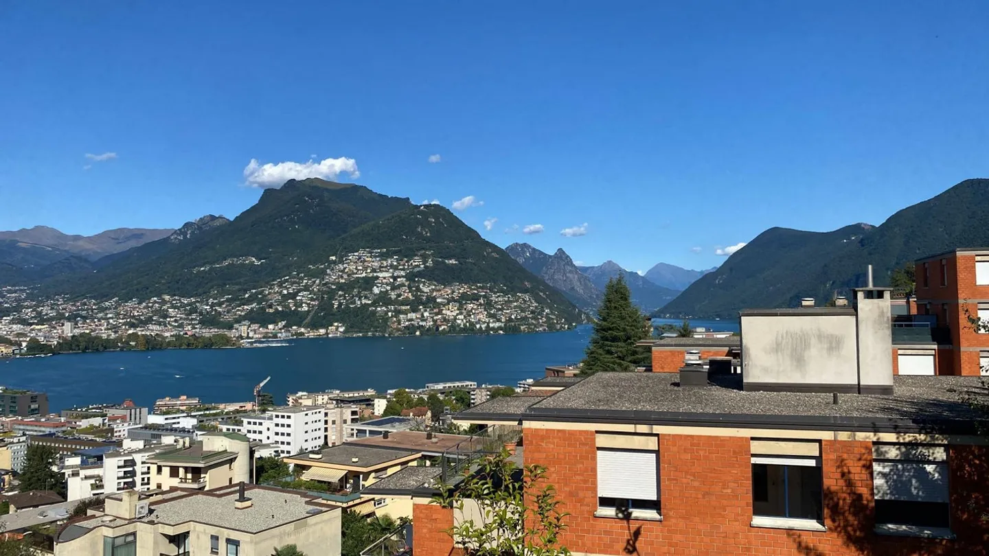 Attico di 5 1/2 locali con vista sul lago / 7 1/2-Zimmer-Attikawohnung mit sehr schönem Seeblick - Foto 14 di 18
