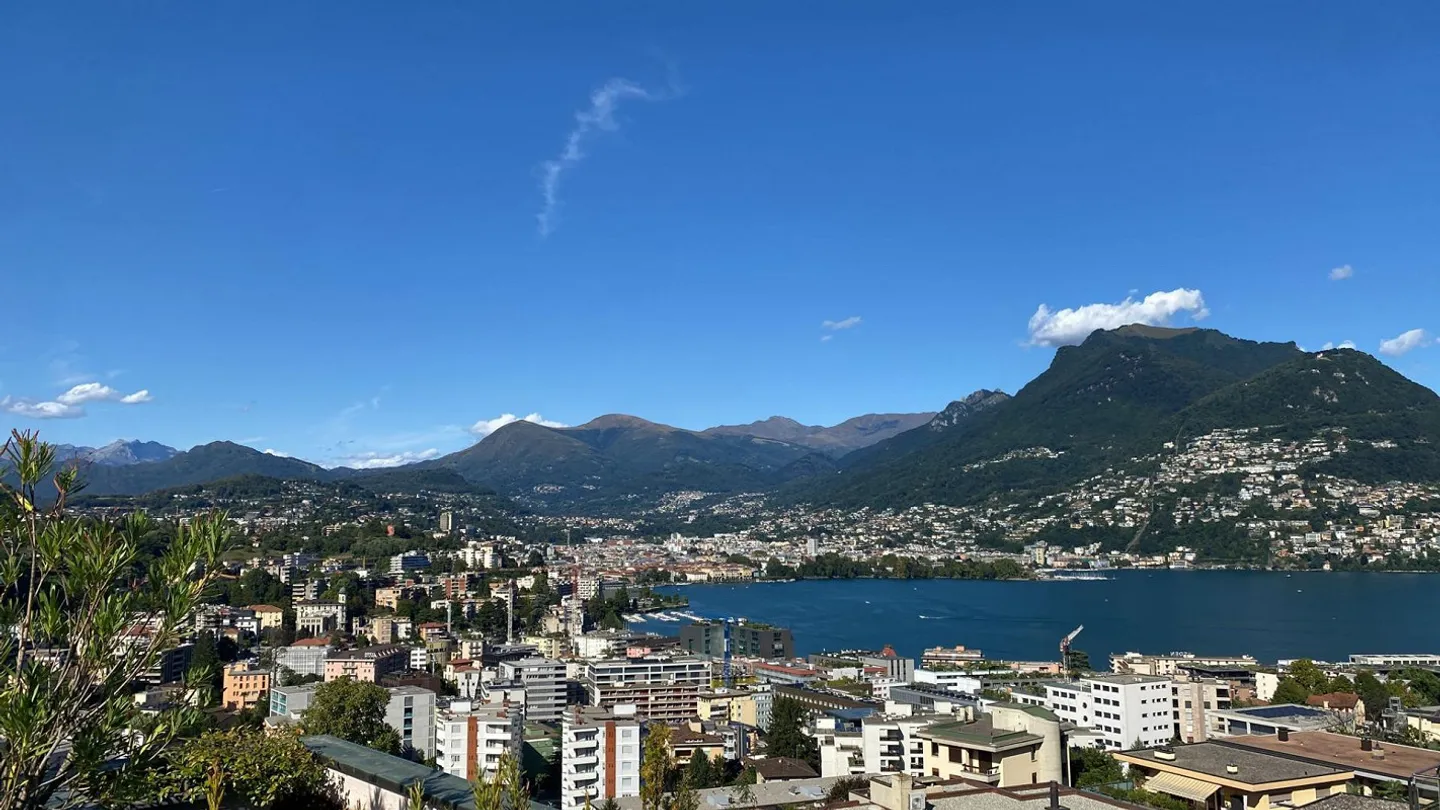 Attico di 5 1/2 locali con vista sul lago / 7 1/2-Zimmer-Attikawohnung mit sehr schönem Seeblick - Foto 15 di 18
