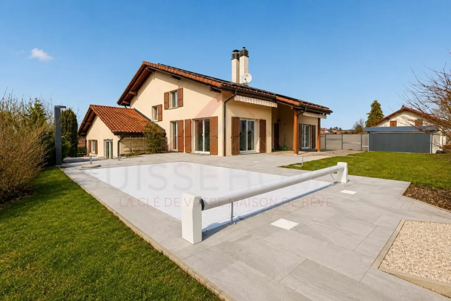 Extraordinary family house with pool, sauna and large garden in La Brillaz - Photo 1 of 27