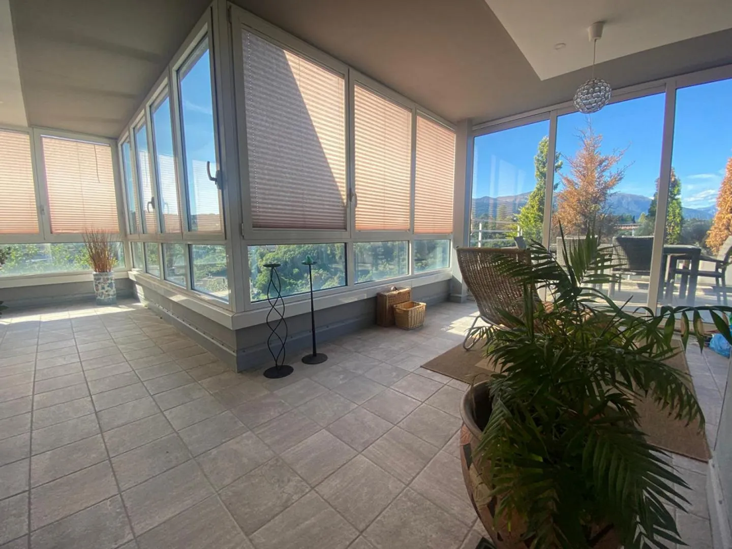 Attico di 5 1/2 locali con vista sul lago / 7 1/2-Zimmer-Attikawohnung mit sehr schönem Seeblick - Foto 12 di 18
