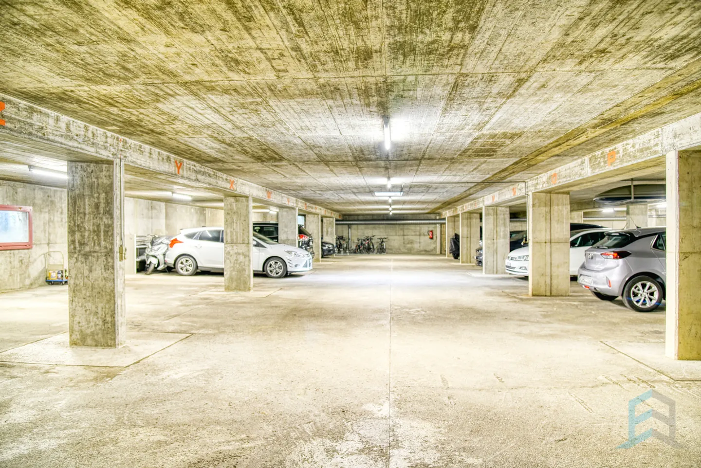Zentrale Parkplätze in Sierre - Foto 3 von 7