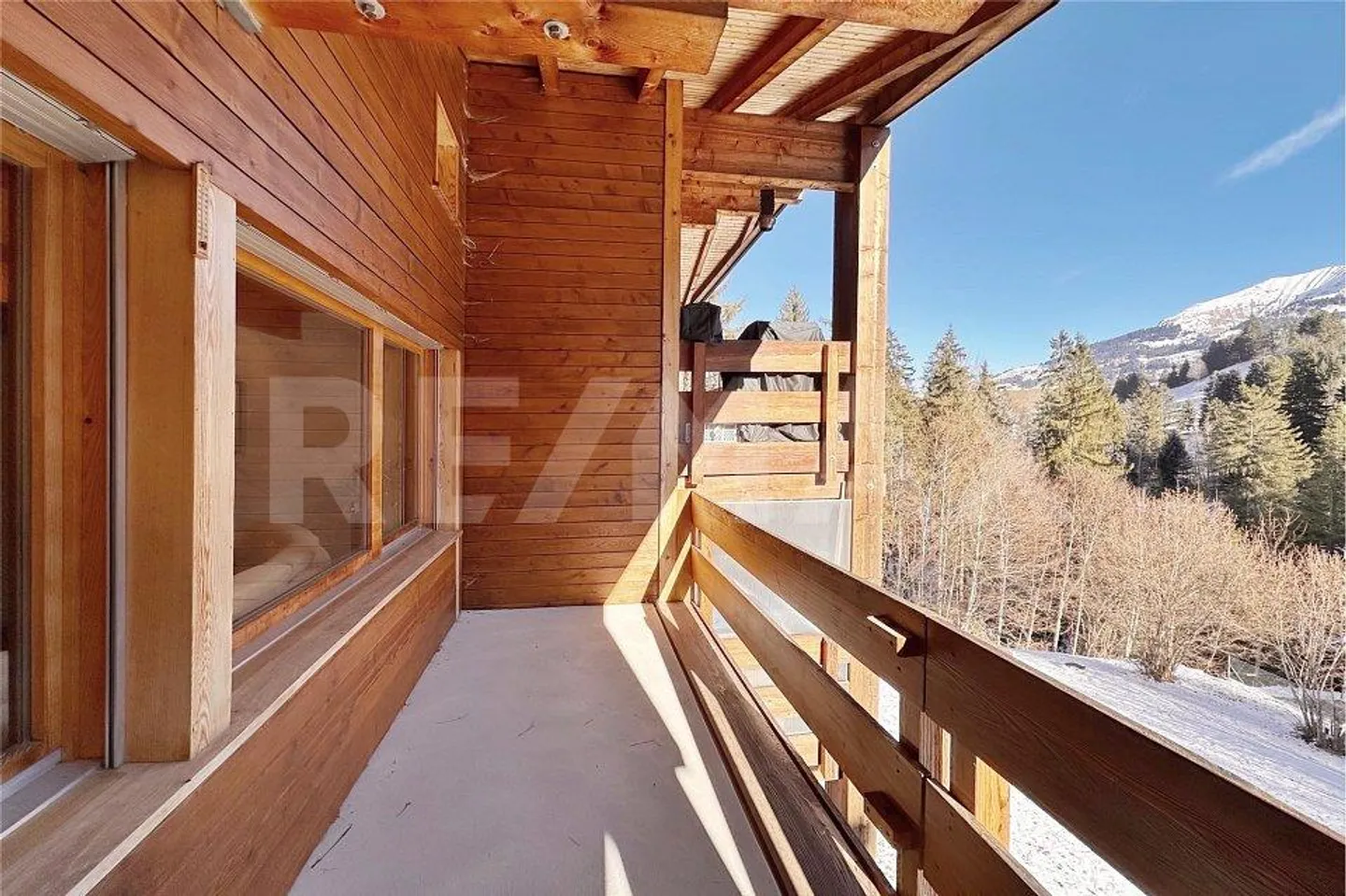 Petit mais puissant - charmant appartement 1 pièce avec galerie, balcon et vue - Photo 5 sur 13