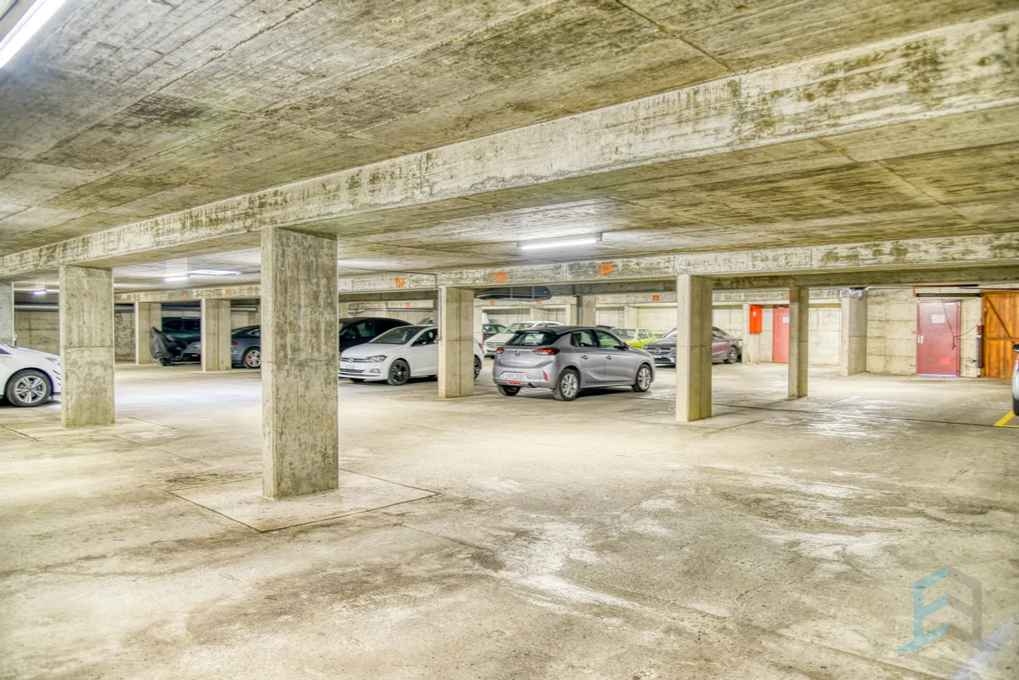 Zentrale Parkplätze in Sierre - Foto 4 von 7