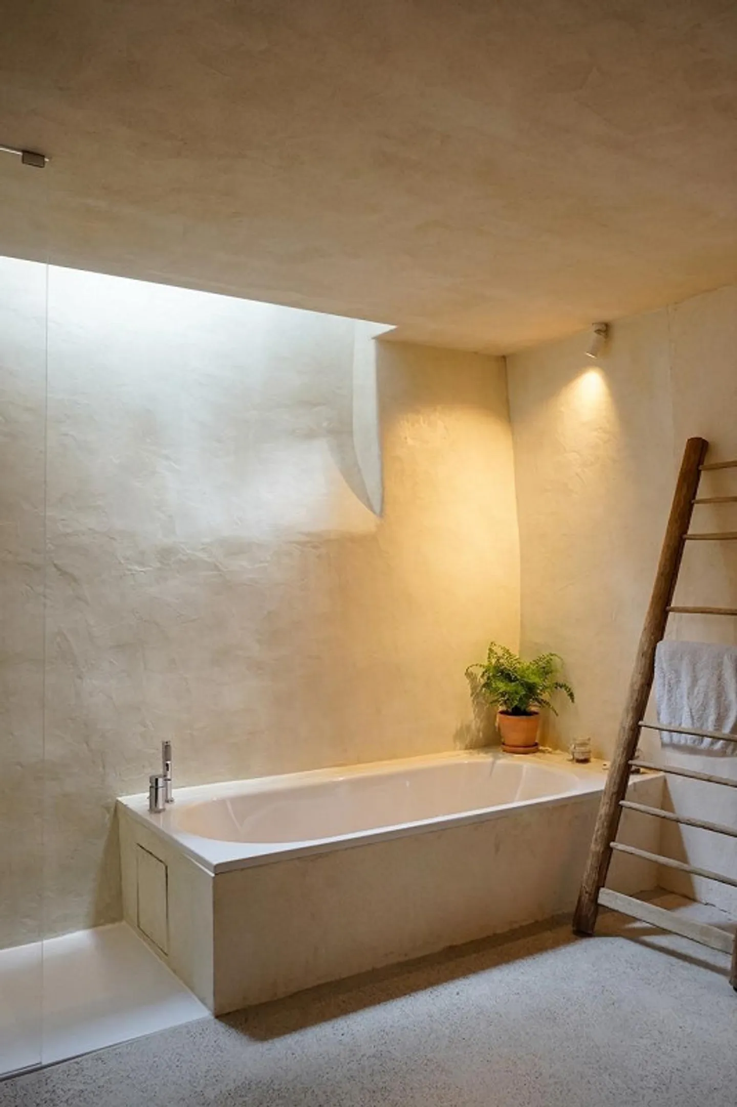 Bijou architectural avec jardin privé - Photo 4 sur 8