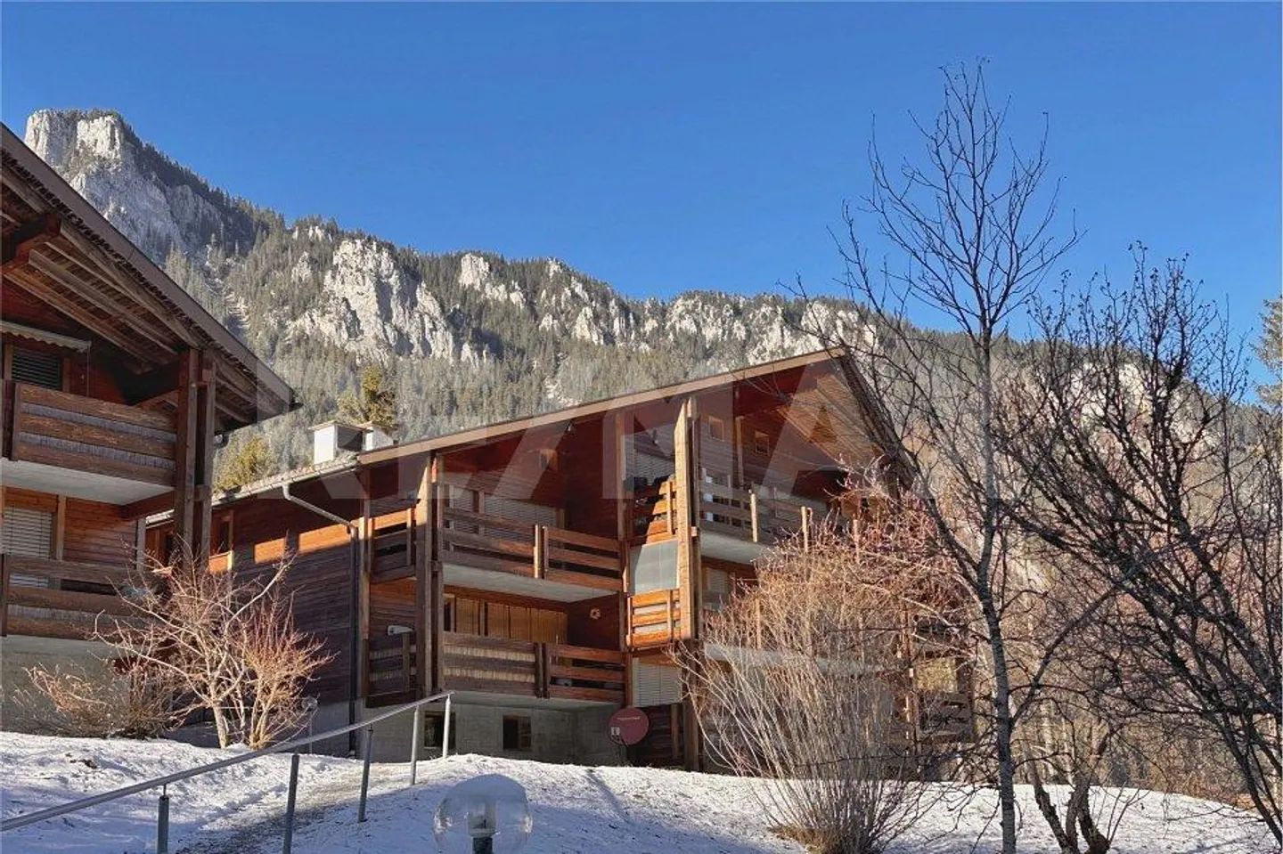 Petit mais puissant - charmant appartement 1 pièce avec galerie, balcon et vue - Photo 11 sur 13