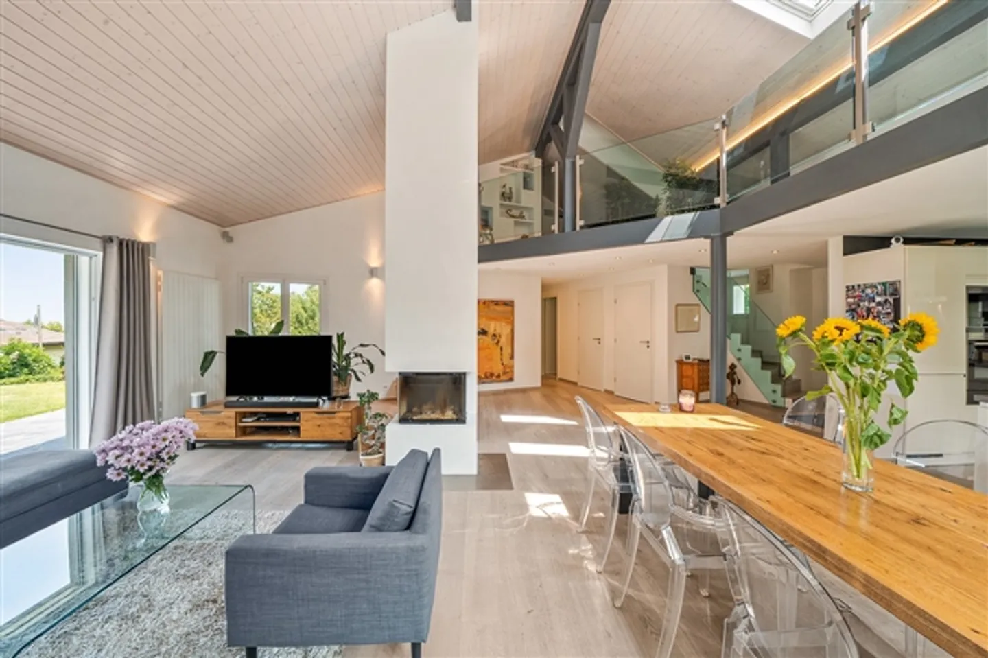 Une oasis rénovée avec style, un jardin luxuriant et un studio - Photo 4 sur 20