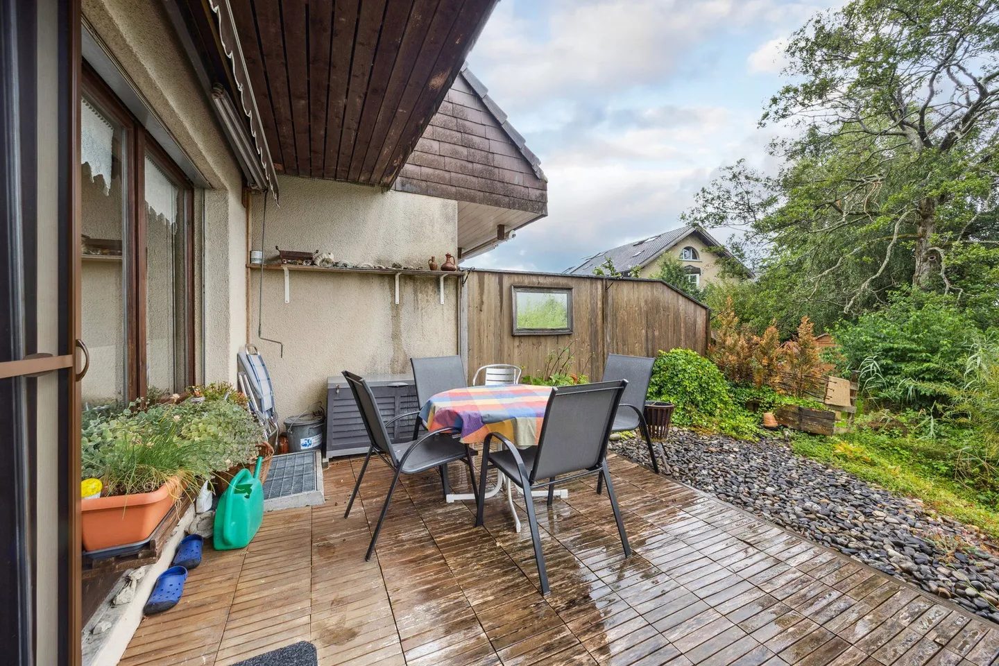 Incantevole casa a schiera angolare in posizione tranquilla a Worben, con vista sul verde - Foto 20 di 22