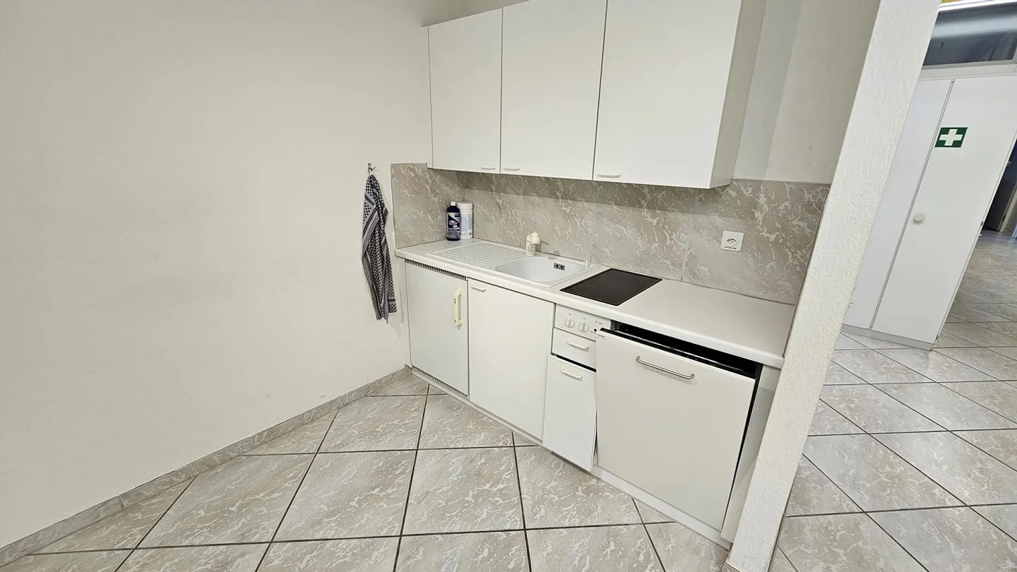 329 m2 Büro- / Praxisfläche - Foto 4 von 6