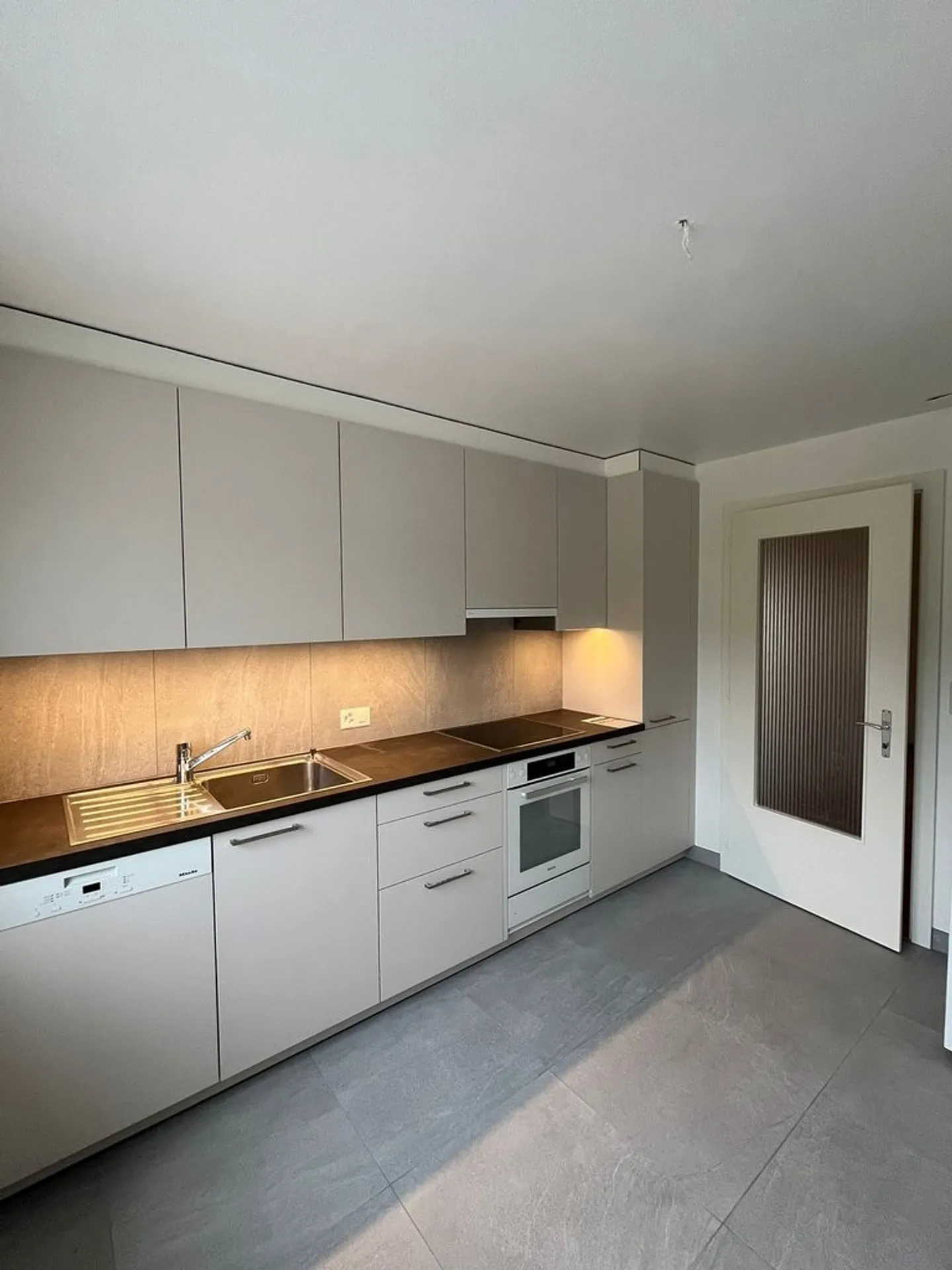 Spacieux appartement de 4.5 pièces à louer à Bôle - Photo 3 sur 10