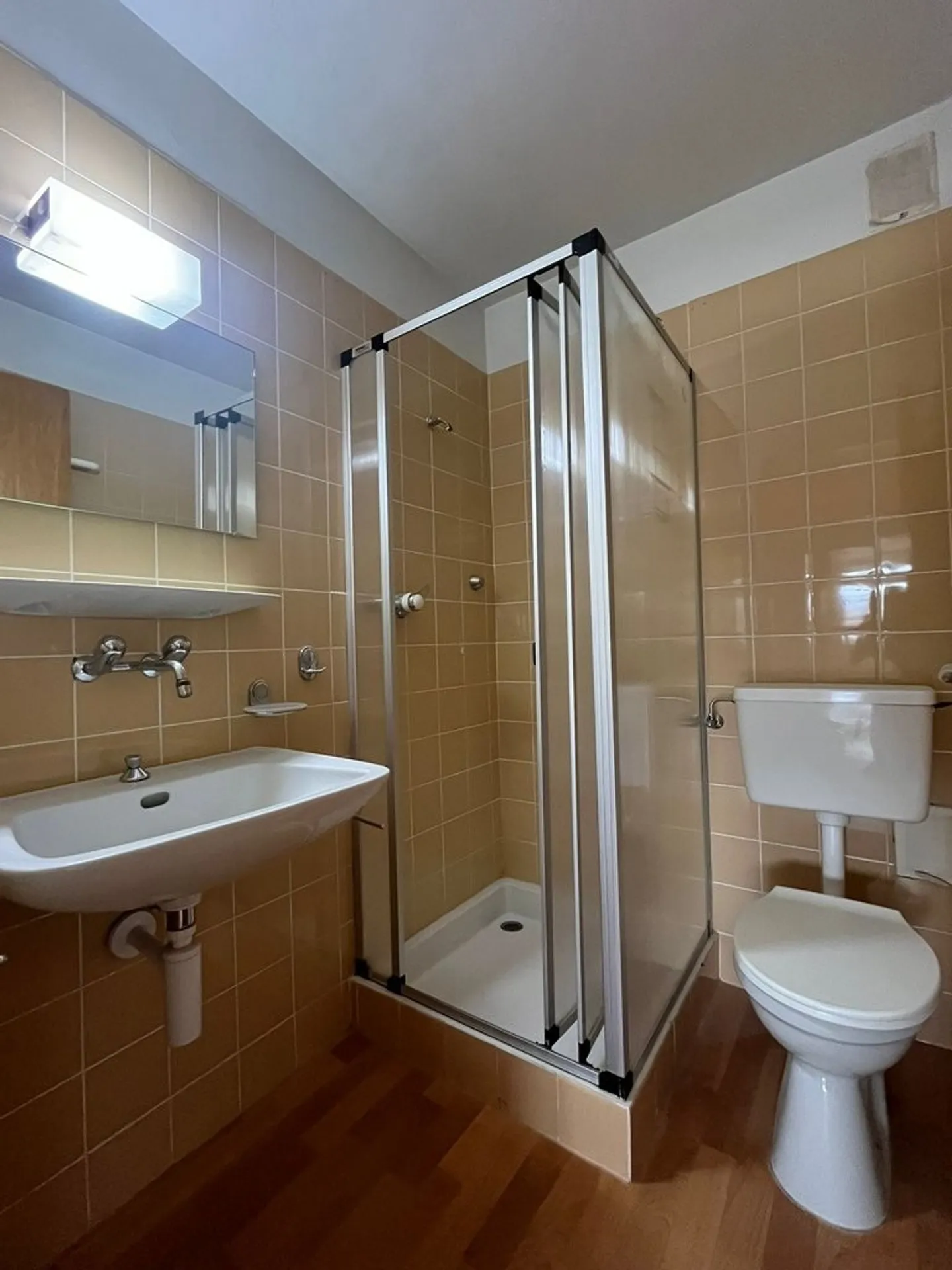 Spacieux appartement de 4.5 pièces à louer à Bôle - Photo 8 sur 10