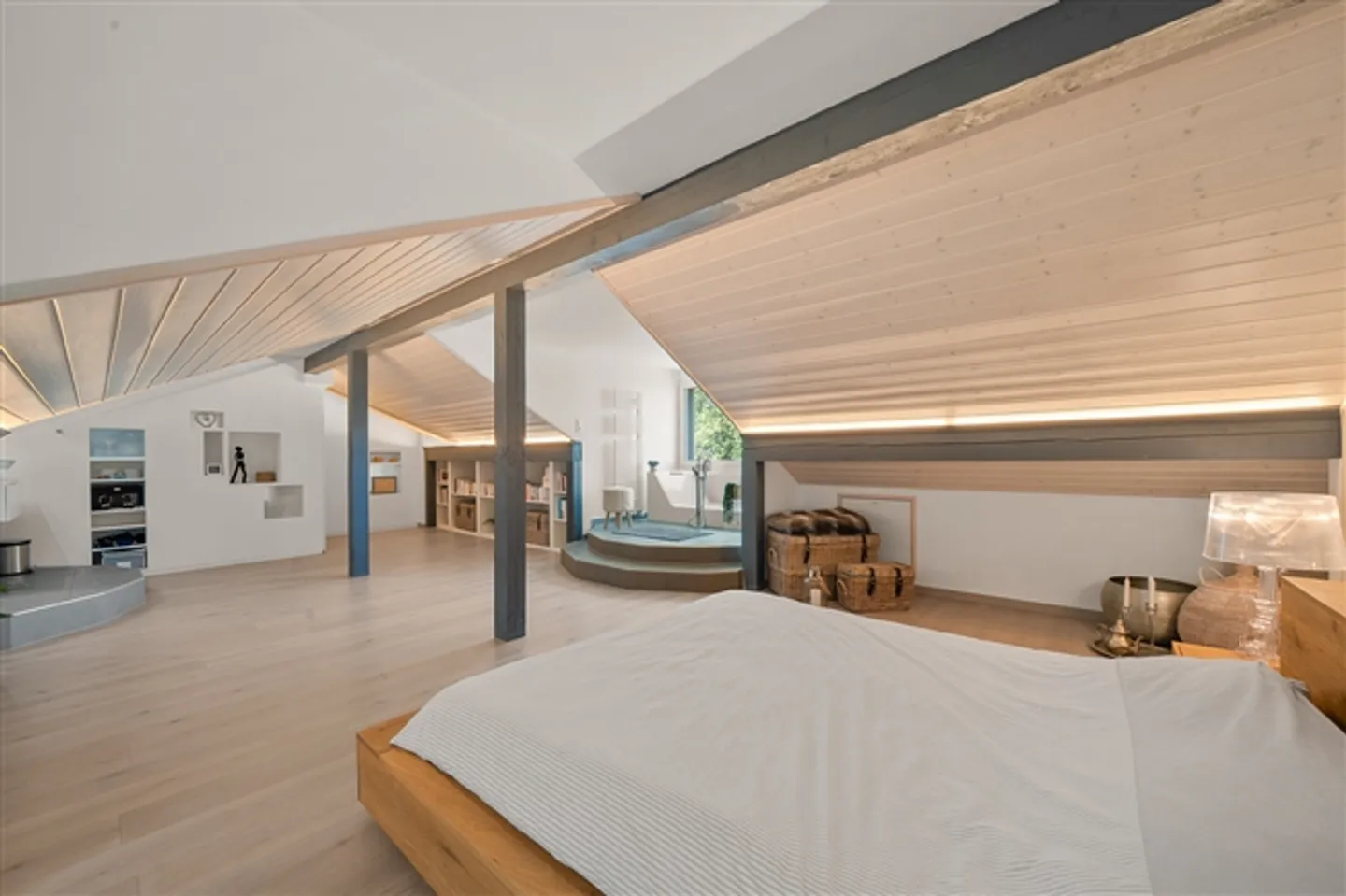 Une oasis rénovée avec style, un jardin luxuriant et un studio - Photo 14 sur 20