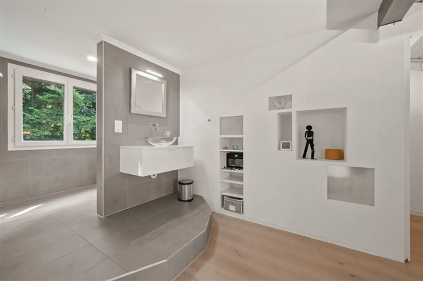 Une oasis rénovée avec style, un jardin luxuriant et un studio - Photo 16 sur 20