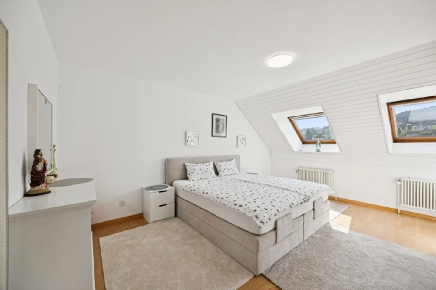 5.5-Room Duplex Apartment with Charm: Your Dream Home on Two Floors - Photo 6 of 13