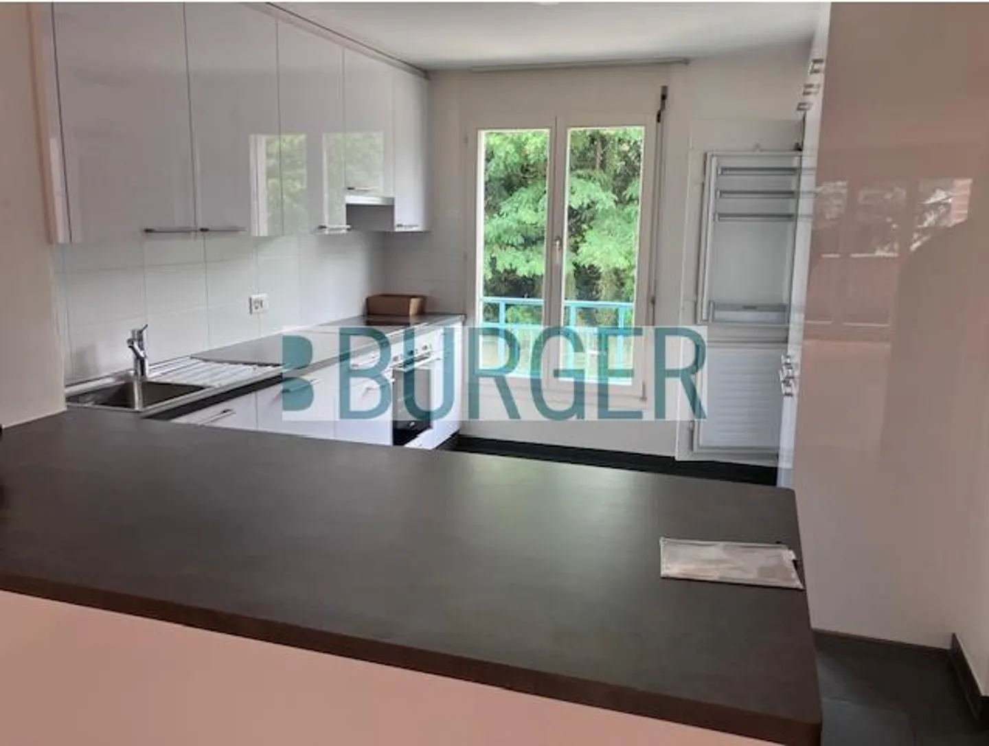 7-room apartment - Photo 2 of 11