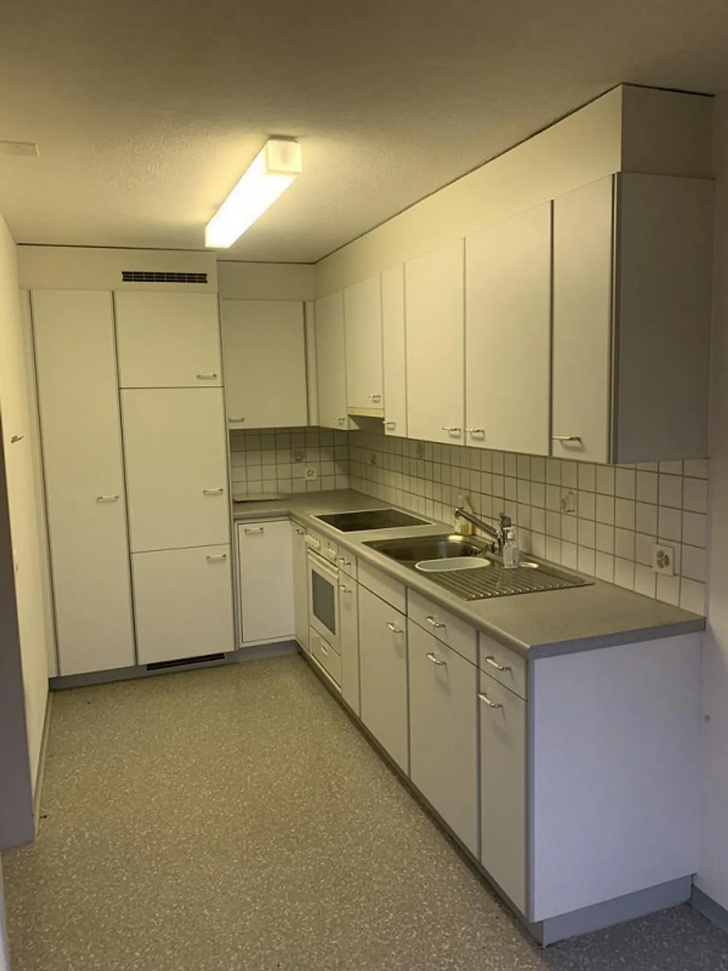 Your new home: charming ground floor apartment with patio - Photo 2 of 10