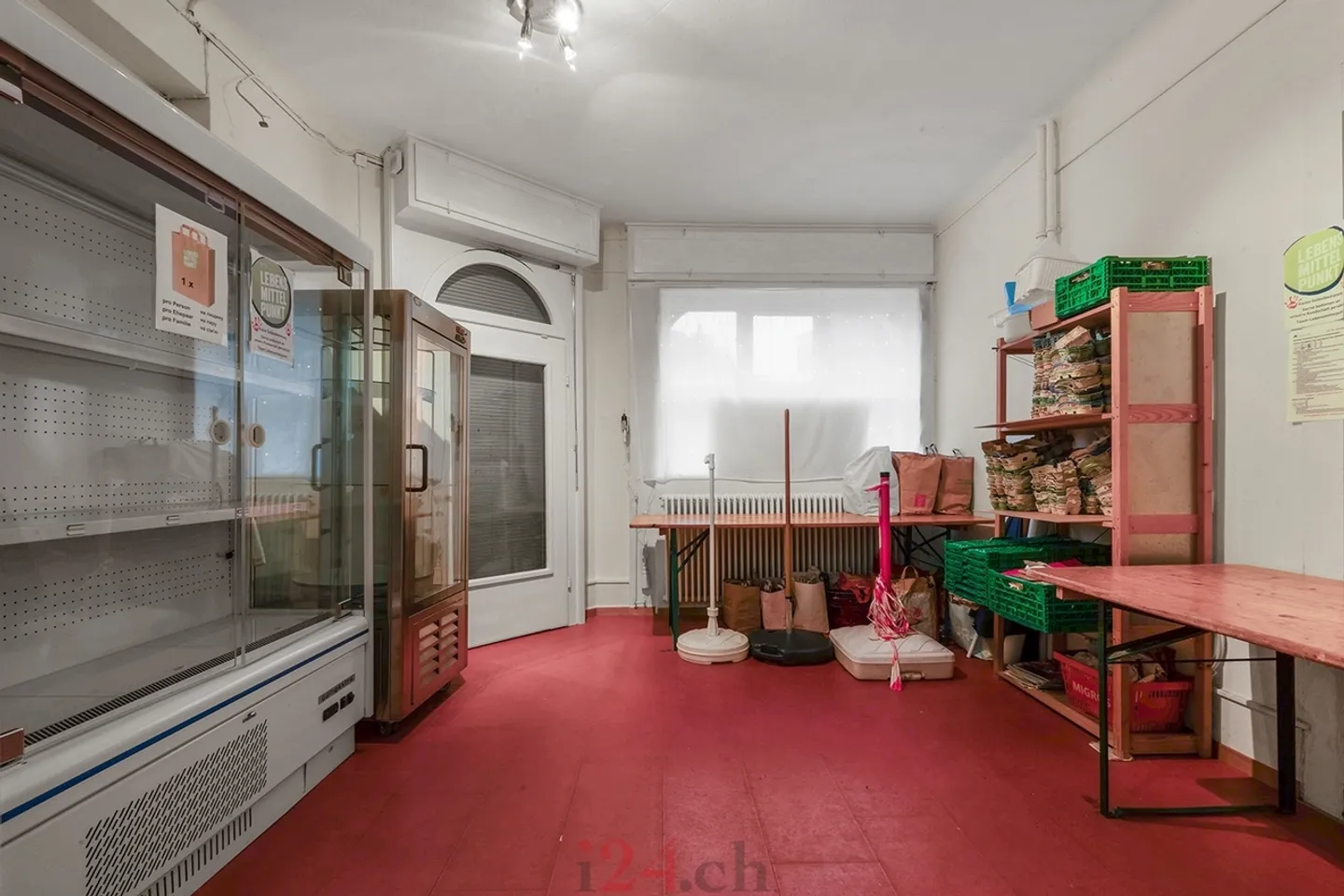 Attractive Retail Space or Office in Prime Location - Photo 3 of 10