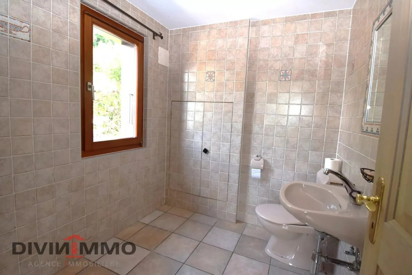 Belle maison avec spa, garage et abri - Photo 9 sur 13