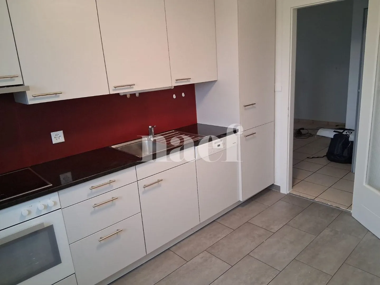 Bell'appartamento in un quartiere tranquillo, vicino ai negozi. - Foto 1 di 7