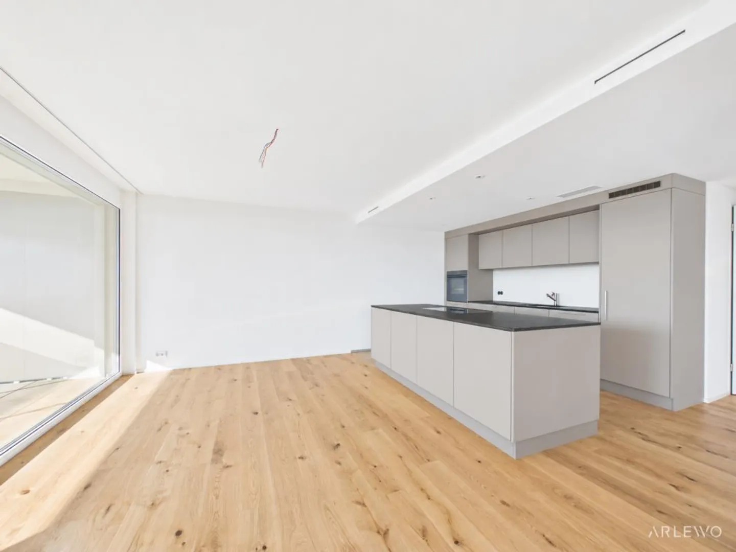 Prima occupazione con vista lago e comfort moderno - Foto 6 di 12