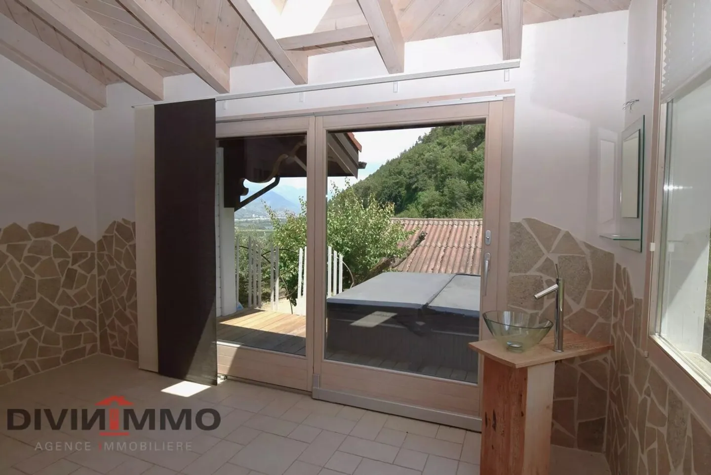 Belle maison avec spa, garage et abri - Photo 13 sur 13