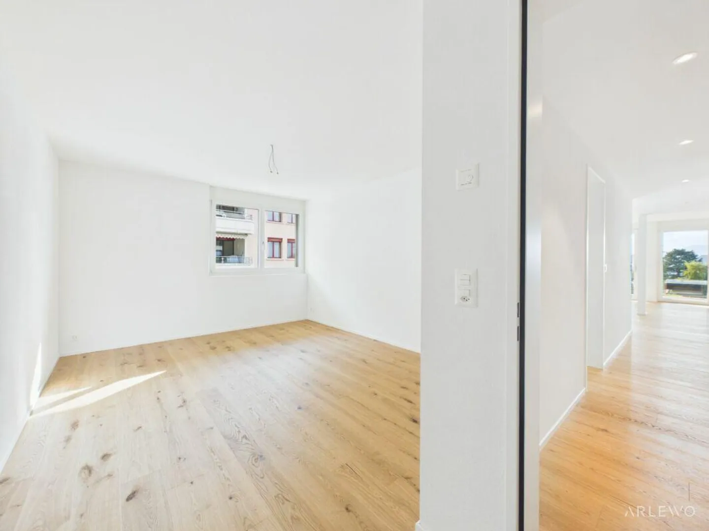 Prima occupazione con vista lago e comfort moderno - Foto 9 di 12