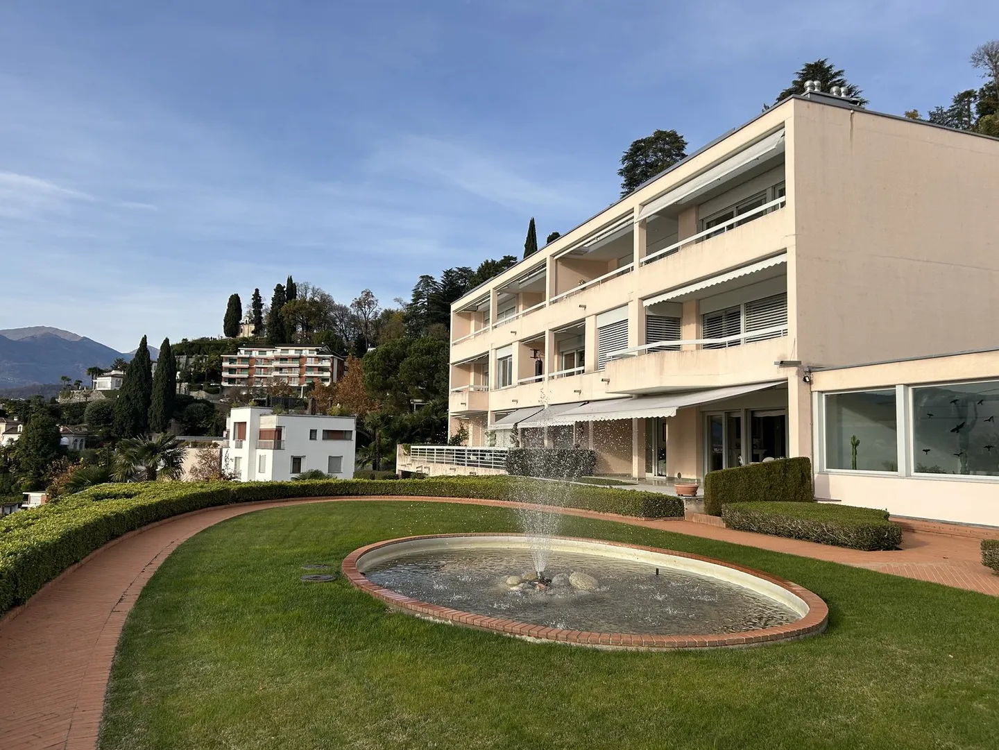 Elegante Wohnung mit Seeblick - Foto 1 von 11