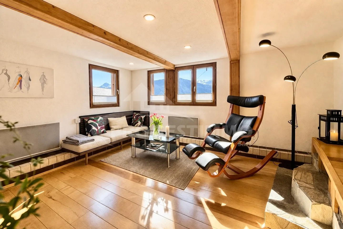 SUPERB 3-ROOM APARTMENT COMBINING AUTHENTICITY AND MODERNITY - Photo 1 of 11