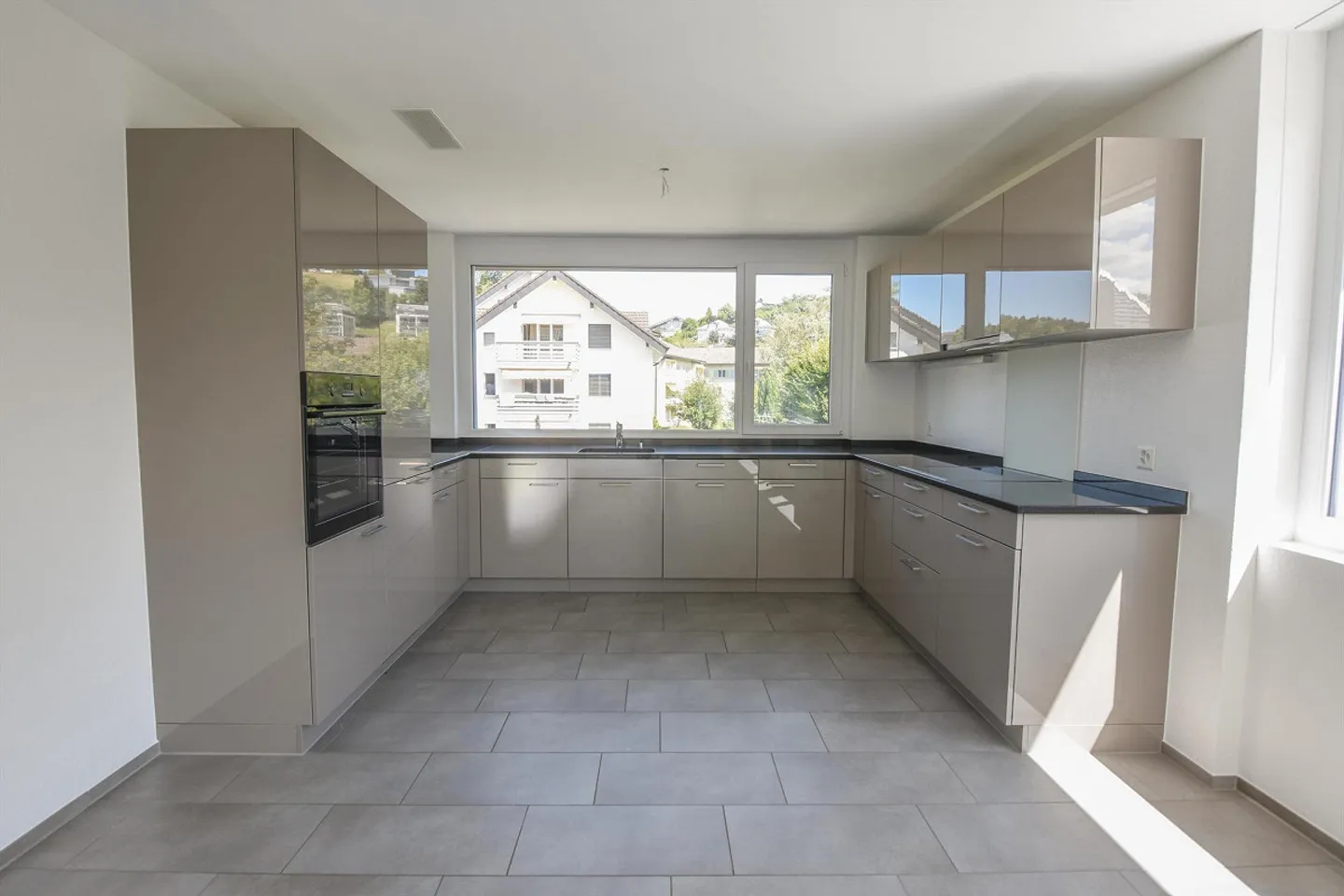 Moderne 3.5-Zimmer Wohnung - Foto 4 von 11