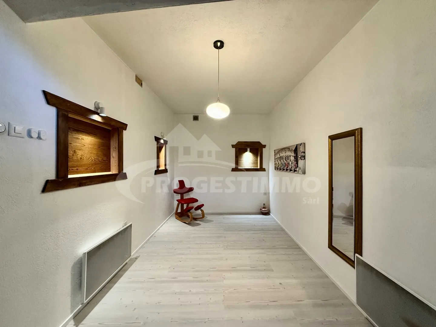 SUPERB 3-ROOM APARTMENT COMBINING AUTHENTICITY AND MODERNITY - Photo 5 of 11