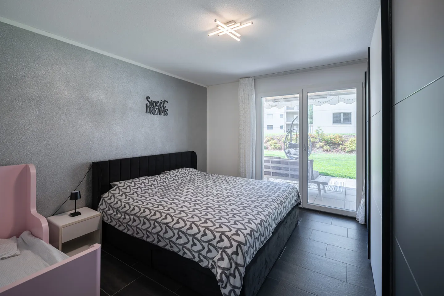 Modern living with private garden – attractive 4.5-room apartment - Photo 4 of 10