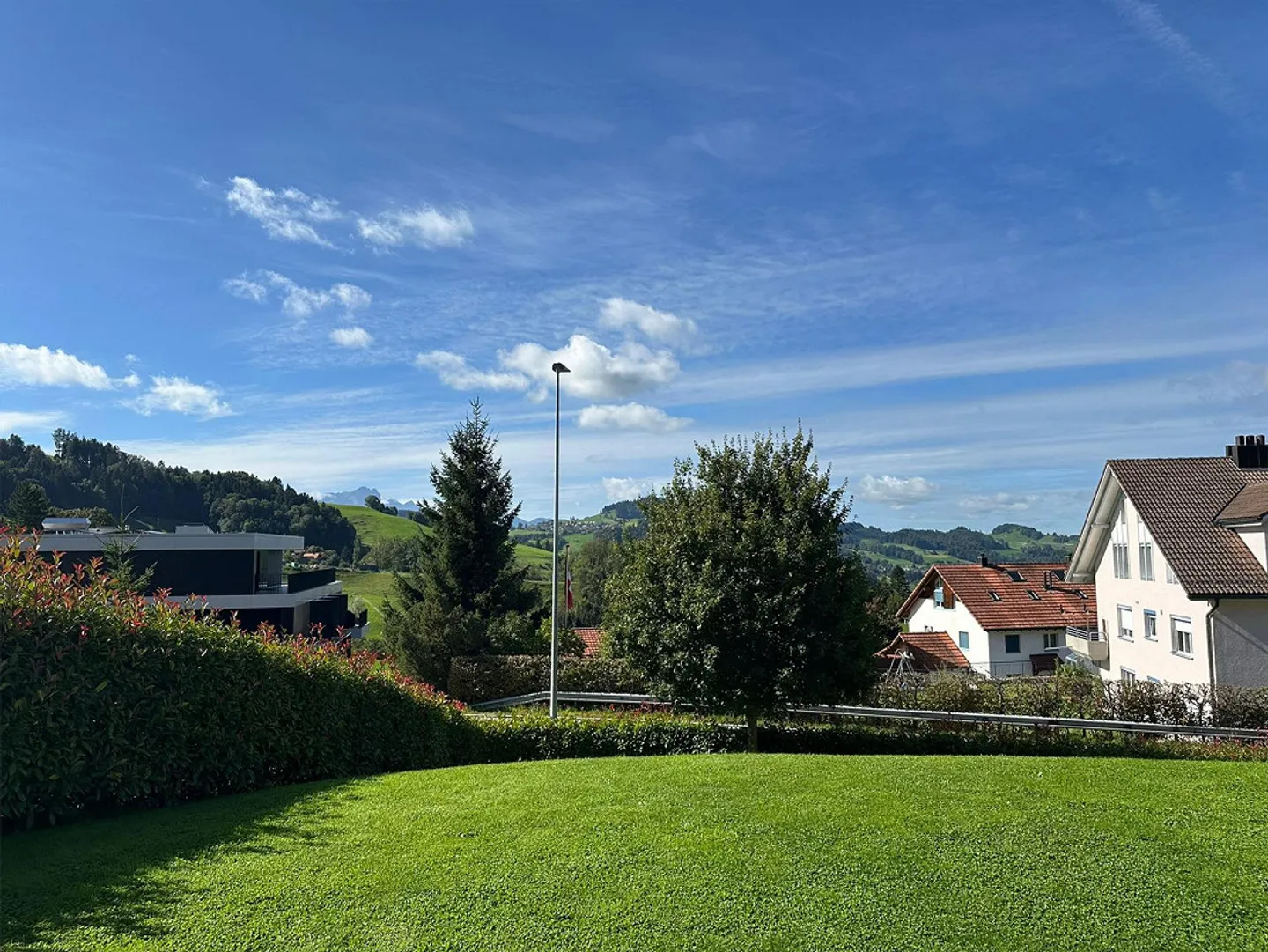 Appartement 3 pièces ensoleillé avec vue - Photo 8 sur 8