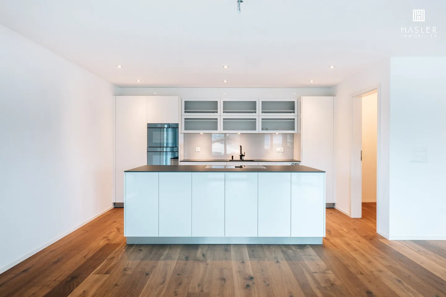 4½-Room New Apartment with High-Quality Finish and Panoramic View - Photo 6 of 11