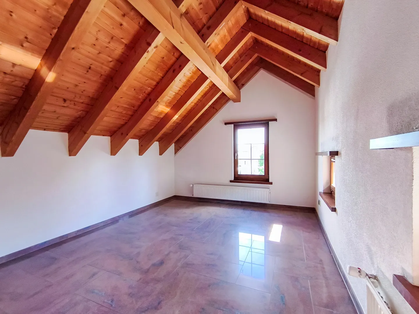 Partially renovated 2.5 room apartment in the attic - Photo 5 of 8
